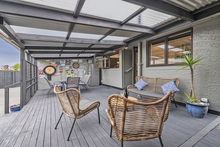 Photo of property in 194 Springs Road, Hornby, Christchurch, 8042