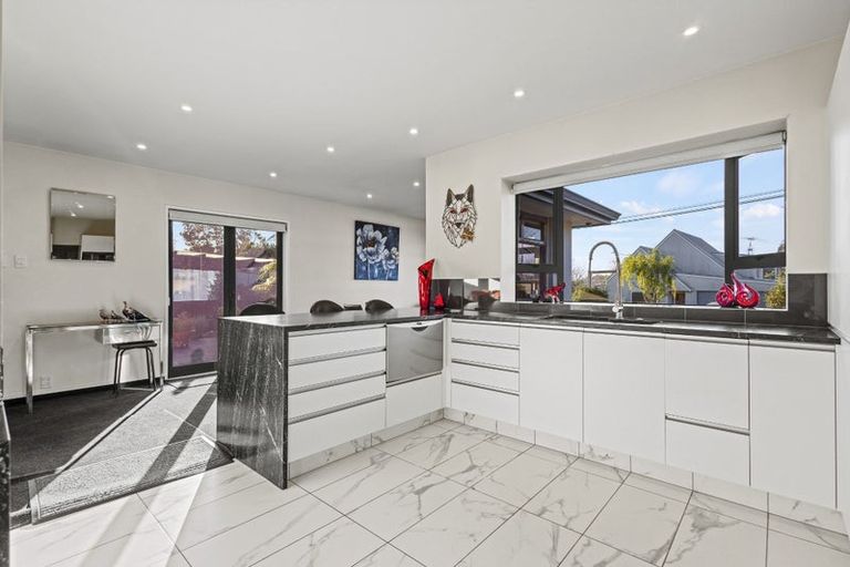 Photo of property in 2 Whaka Terrace, Huntsbury, Christchurch, 8022