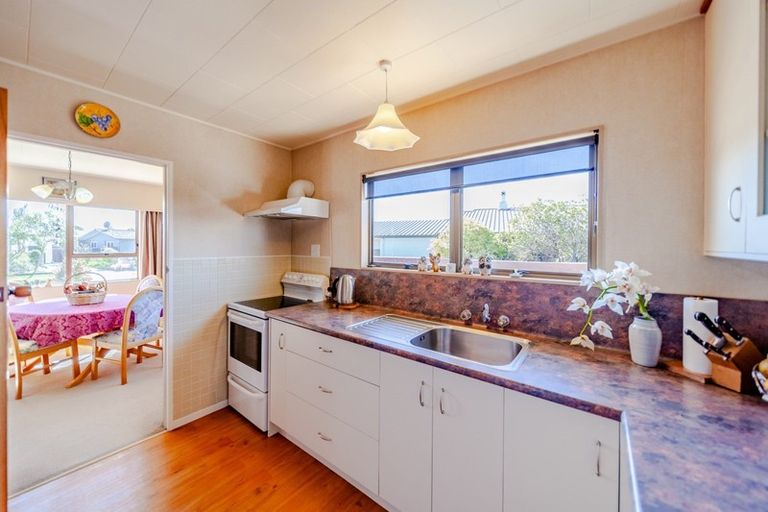 Photo of property in 37 Donegal Crescent, Tamatea, Napier, 4112