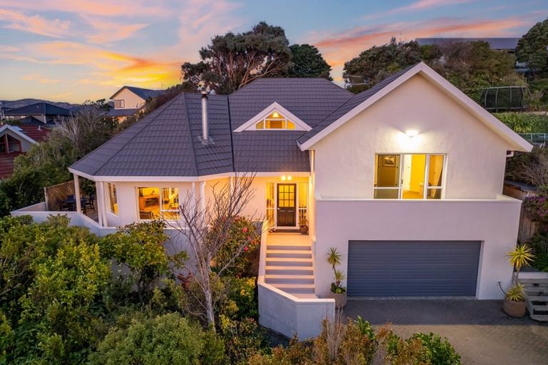 Photo of property in 20 Portage Place, Whitby, Porirua, 5024