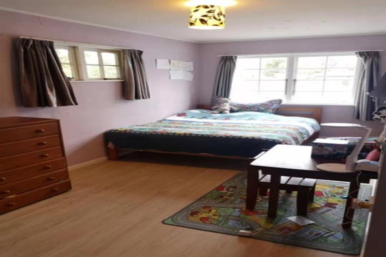 Photo of property in 14 Porter Avenue, Te Atatu South, Auckland, 0610