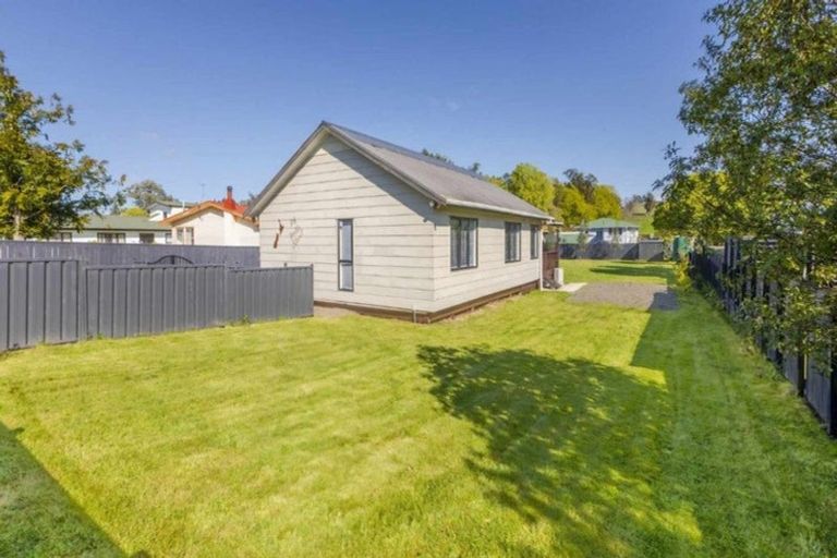 Photo of property in 28 Watts Street, Waipawa, 4210