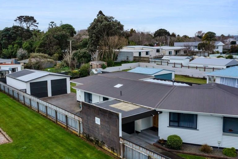 Photo of property in 16 Ramanui Avenue, Hawera, 4610