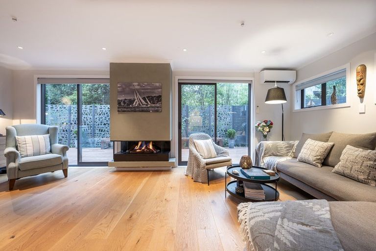 Photo of property in 5 Titiwai Place, Birkenhead, Auckland, 0626