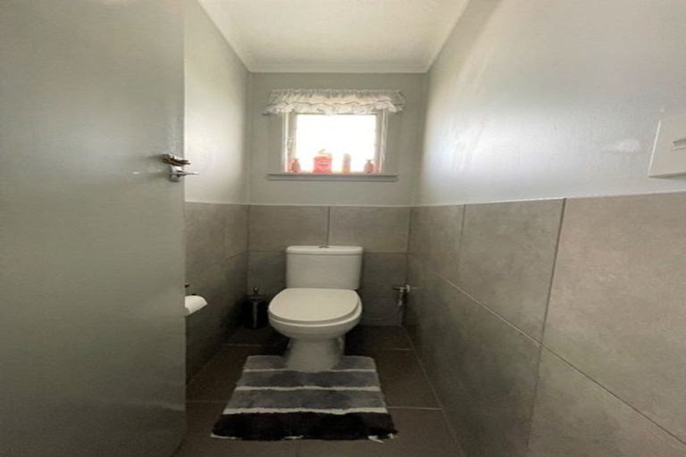 Photo of property in 10 Hinau Street, New Lynn, Auckland, 0600