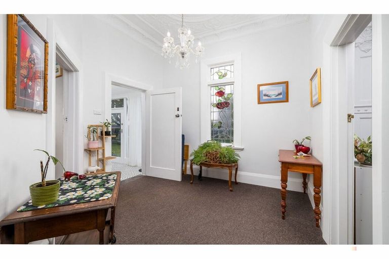 Photo of property in 17 Manse Street, Waimate, 7924