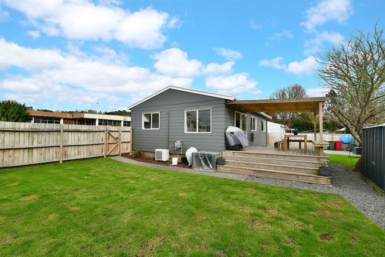 Photo of property in 1/137 Awaroa Road, Helensville, 0800