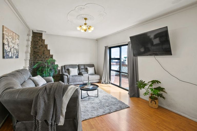 Photo of property in 143 Ngamotu Road, Spotswood, New Plymouth, 4310