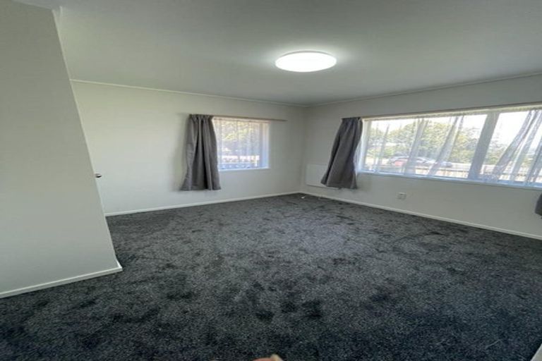 Photo of property in 1/41 College Road, Northcote, Auckland, 0627