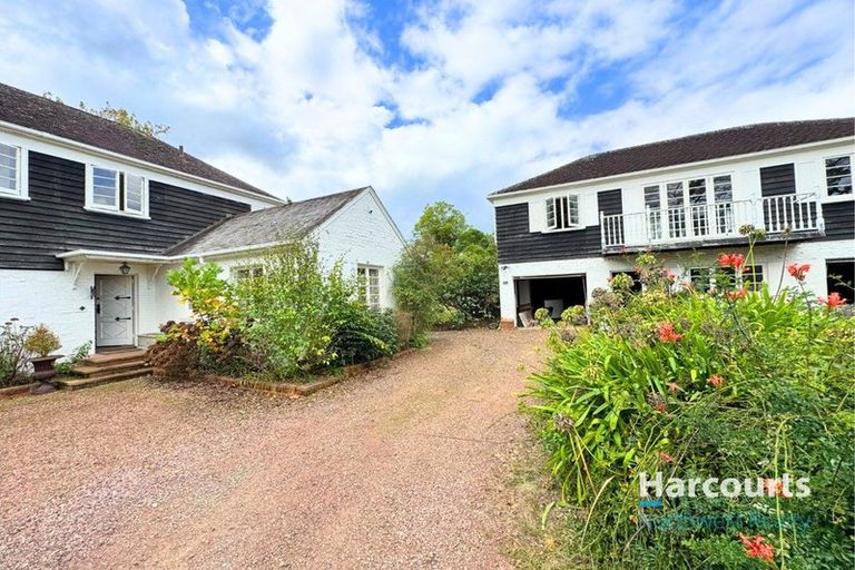 Photo of property in 86 Tawa Road, Kumeu, 0891