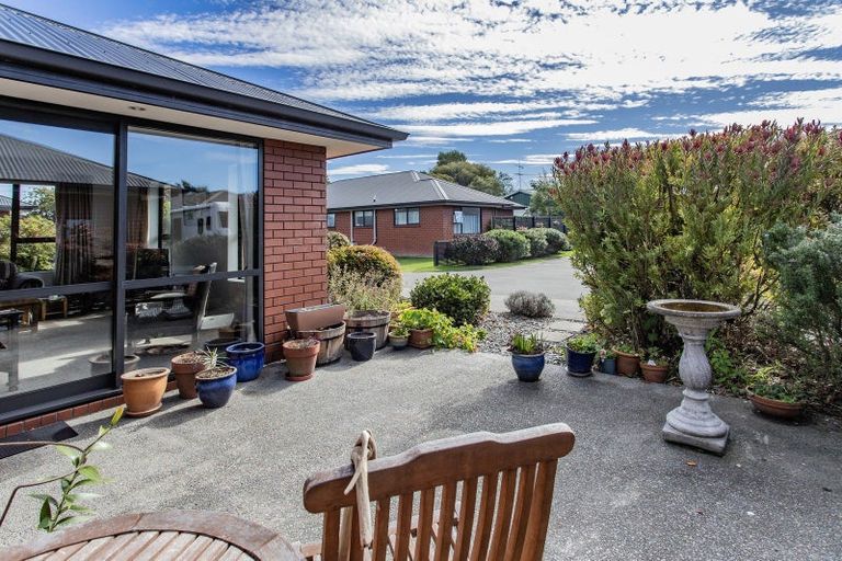 Photo of property in 2/12 Bank Street, Amberley, 7410
