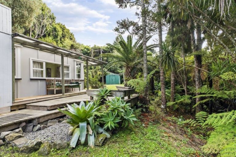 Photo of property in 227 Godley Road, Titirangi, Auckland, 0604