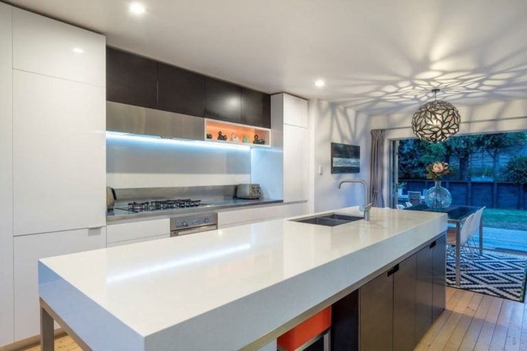 Photo of property in 61 Hinewa Road, Otumoetai, Tauranga, 3110