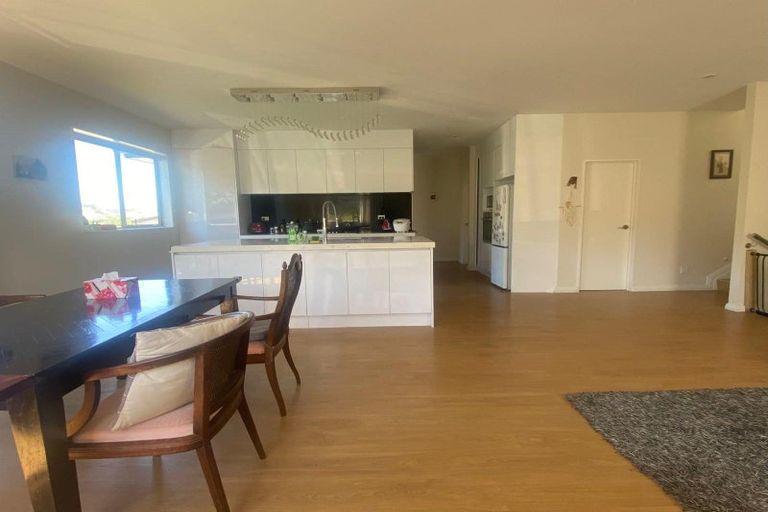 Photo of property in 28 Golden Morning Drive, Albany Heights, Auckland, 0632