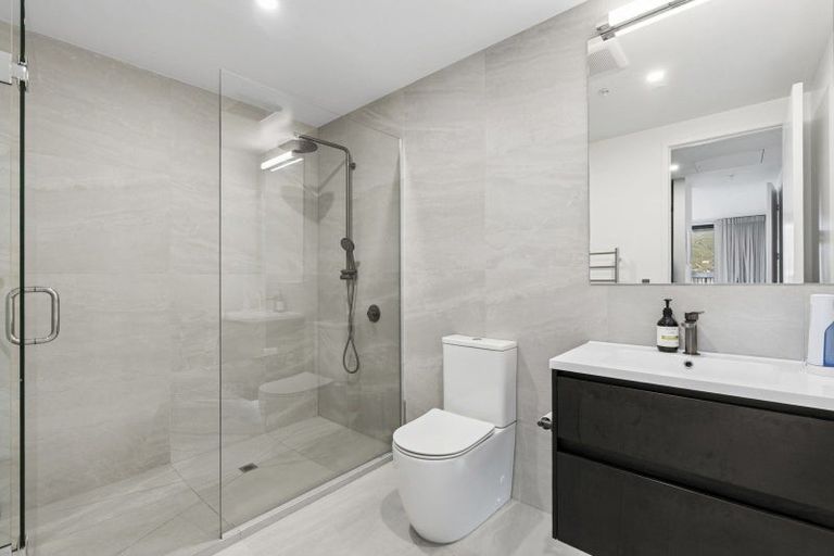 Photo of property in 10/7 Northlake Drive, Wanaka, 9305