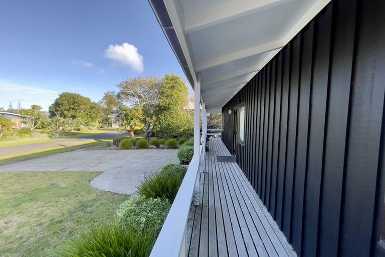 Photo of property in 102 Karaka Place, Matarangi, Whitianga, 3592