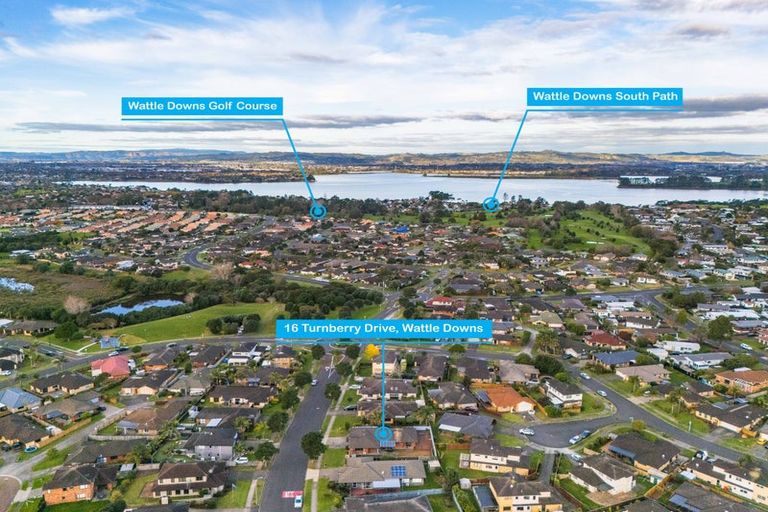 Photo of property in 16 Turnberry Drive, Wattle Downs, Auckland, 2103