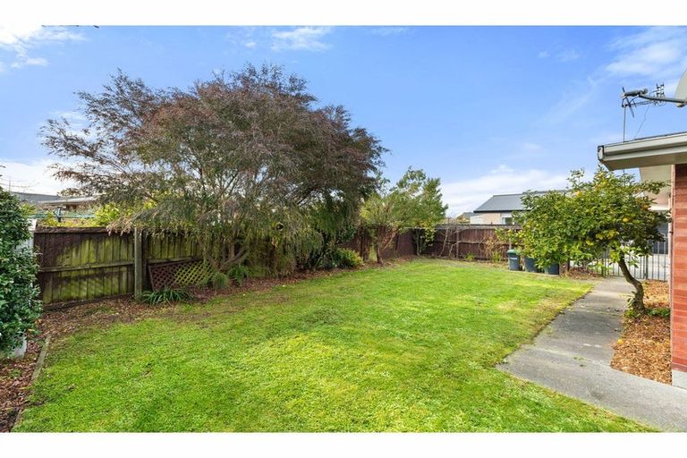 Photo of property in 25 Beckford Road, Saint Martins, Christchurch, 8022