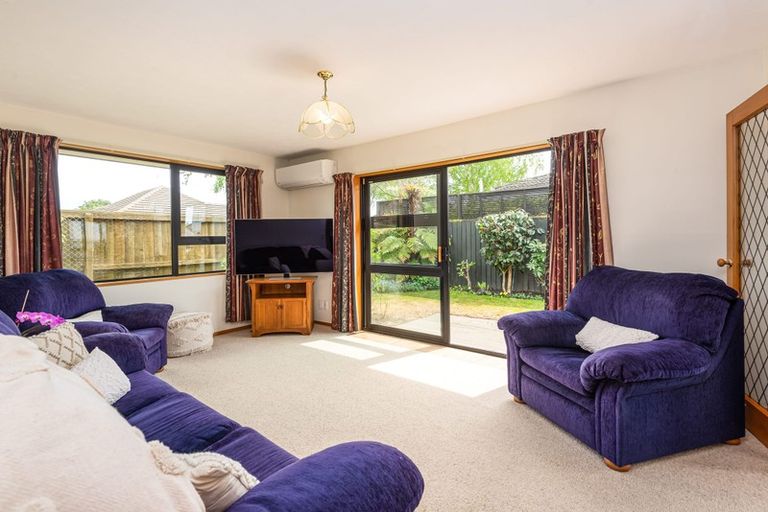 Photo of property in 33 Englefield Road, Belfast, Christchurch, 8051