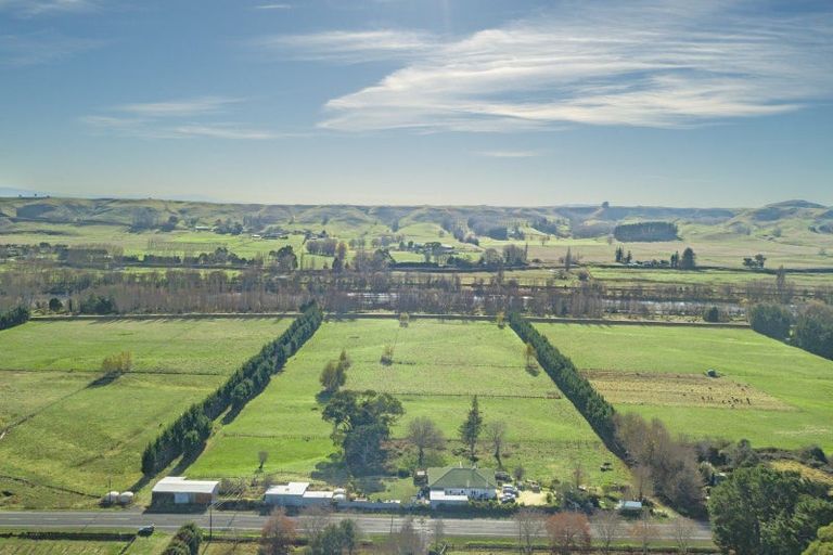 Photo of property in 2450 State Highway 2, Waipukurau, 4281