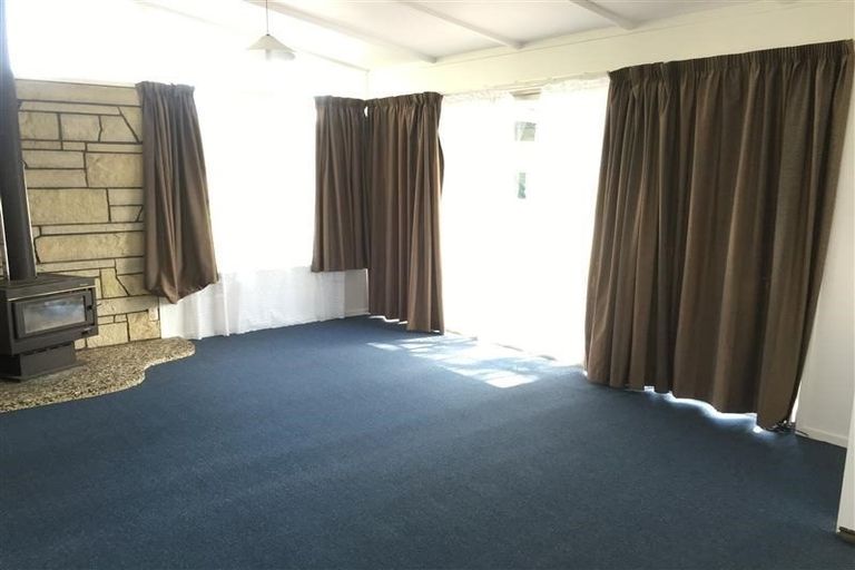 Photo of property in 51 Normanton Street, Glenfield, Auckland, 0629