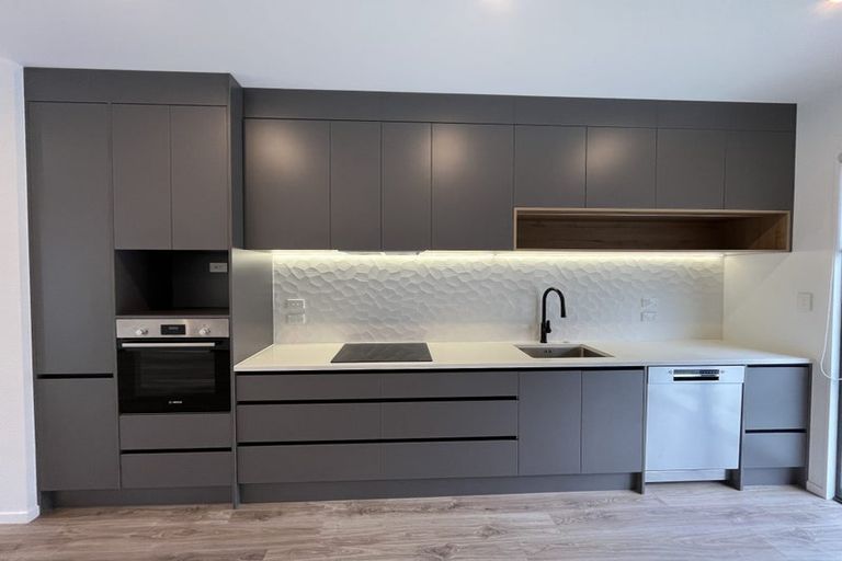 Photo of property in 73 Papatupu Way, Kumeu, 0810