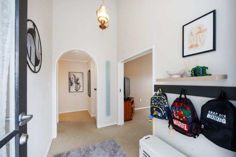 Photo of property in 2 Escort Grove, Awapuni, Palmerston North, 4412