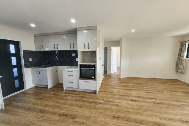 Photo of property in 51 Astley Avenue, New Lynn, Auckland, 0600