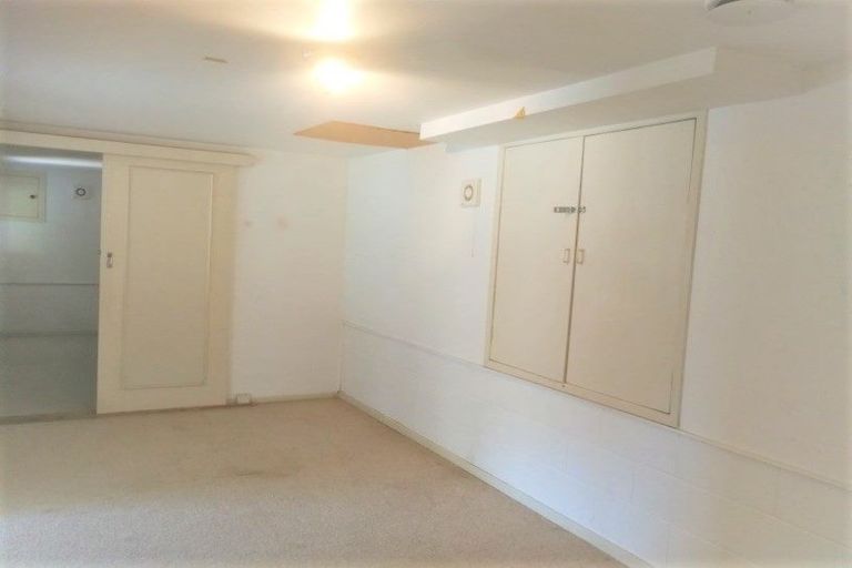 Photo of property in 6 Nicholson Place, Hillcrest, Auckland, 0627