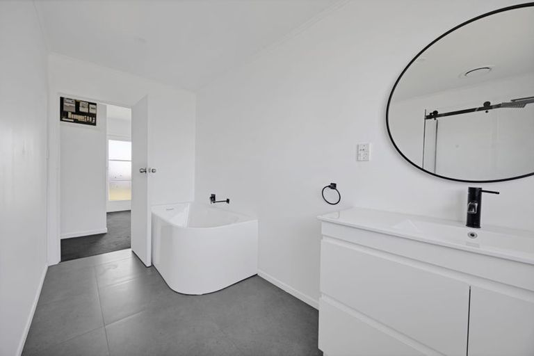 Photo of property in 13 Murray Avenue, Hawera, 4610