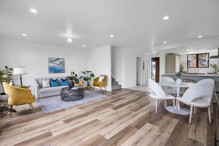 Photo of property in 32 Secoia Crescent, Mangere, Auckland, 2022