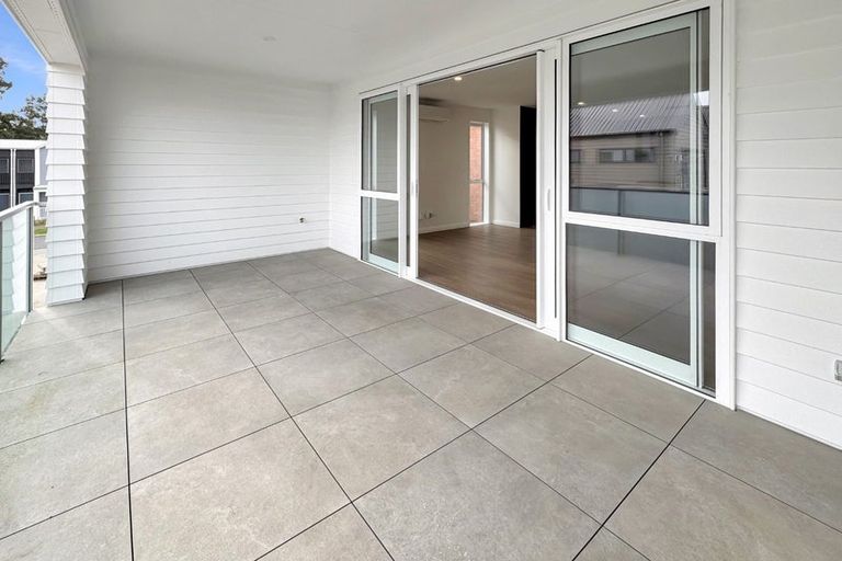 Photo of property in 12 Yellow Pear Lane, Karaka, 2578