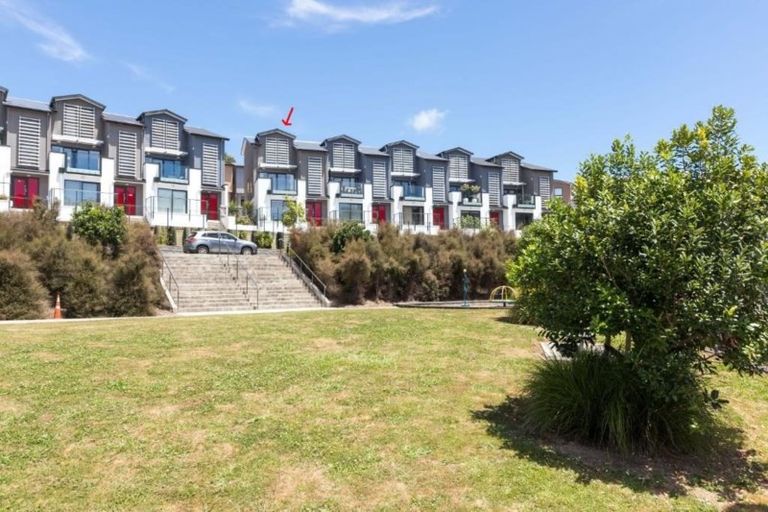 Photo of property in 17 Akeake Lane, Manurewa, Auckland, 2102
