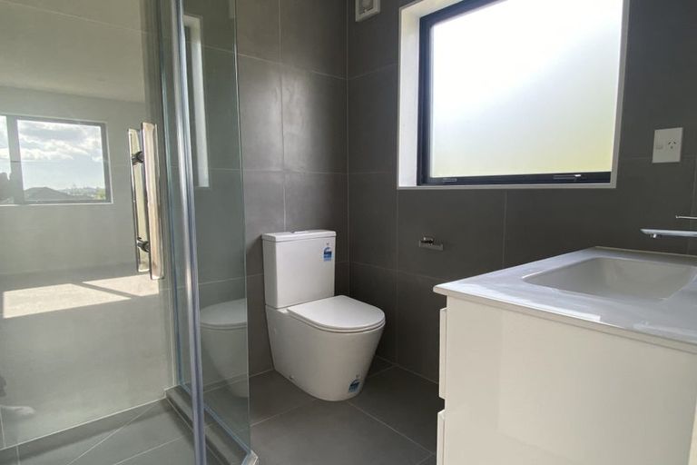 Photo of property in 31 Weldene Avenue, Glenfield, Auckland, 0629