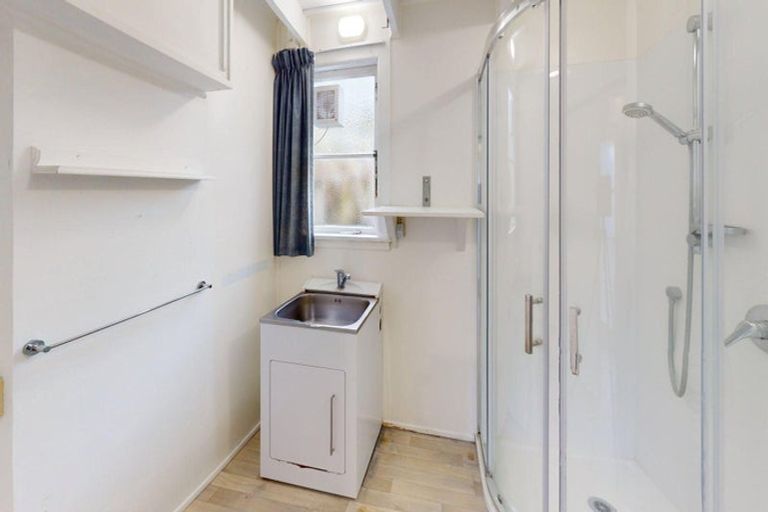 Photo of property in 33 Dale Road, Raumati South, Paraparaumu, 5032