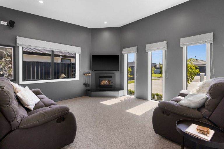 Photo of property in 27 Hikawera Drive, Frimley, Hastings, 4120
