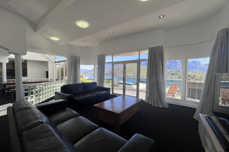 Photo of property in 11 Peregrine Place, Queenstown, 9300