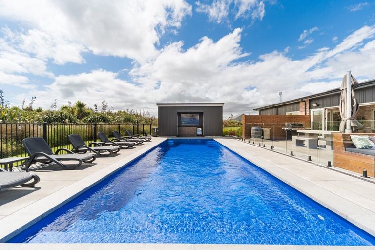 Photo of property in 9 Paterson Lane, Kelvin Grove, Palmerston North, 4470