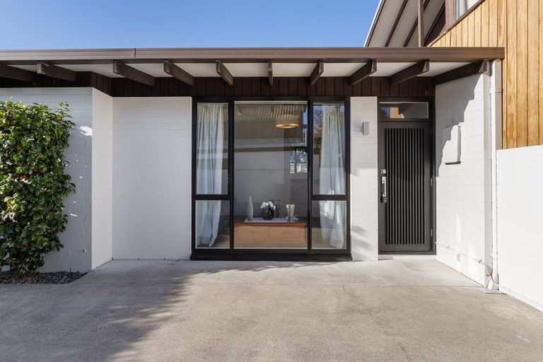 Photo of property in 2/67a Saint Albans Street, St Albans, Christchurch, 8014