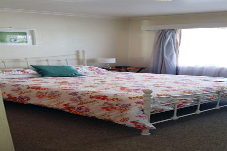 Photo of property in 2/11 Dowling Place, Pakuranga, Auckland, 2010