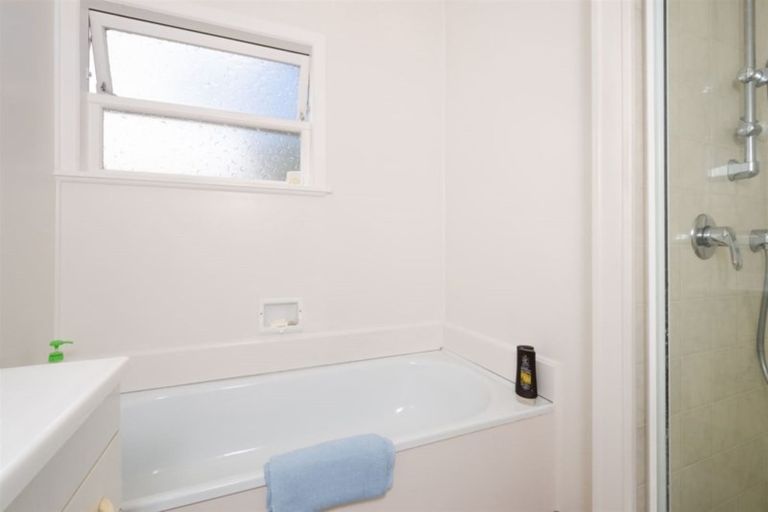 Photo of property in 29 Poinsettia Place, Henderson, Auckland, 0610