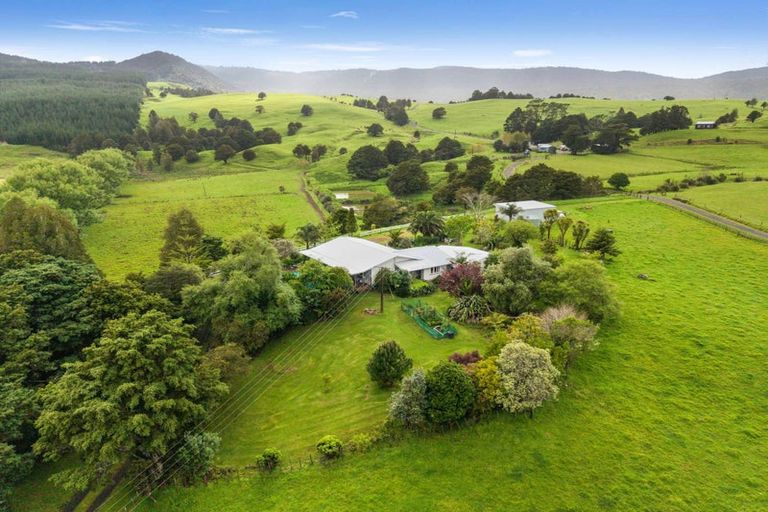 Photo of property in 124 Opouteke Road, Kaihu, 0379