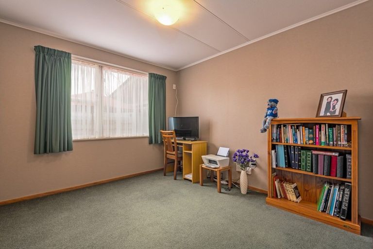 Photo of property in 7 Panako Place, Awapuni, Palmerston North, 4412