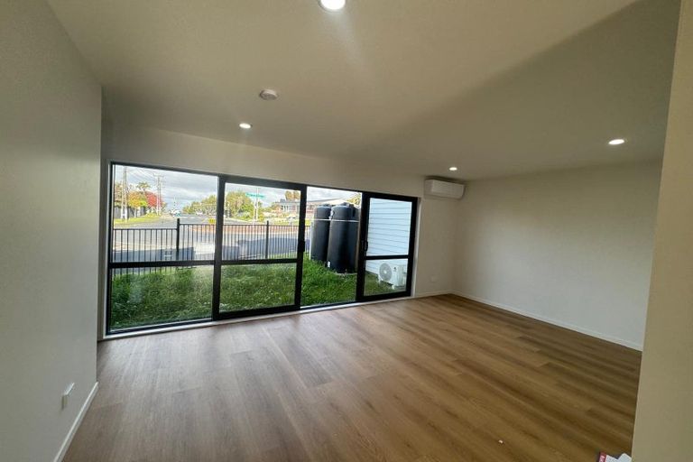 Photo of property in 1d Hollinbrigg Place, Manurewa, Auckland, 2102