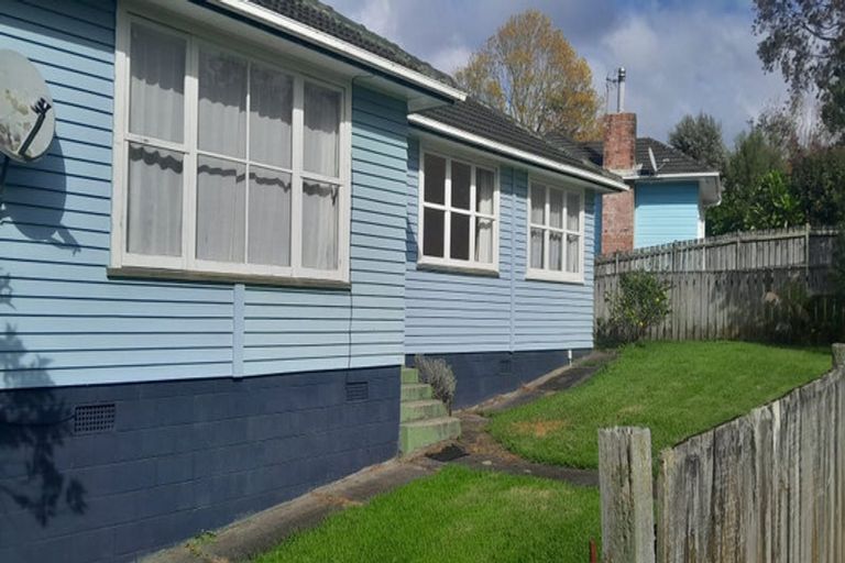 Photo of property in 16 Nandana Drive, Glen Eden, Auckland, 0602