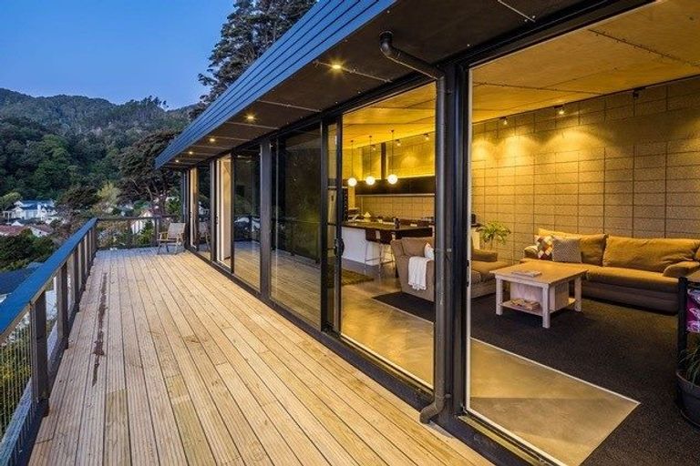 Photo of property in 616b Marine Drive, Days Bay, Lower Hutt, 5013
