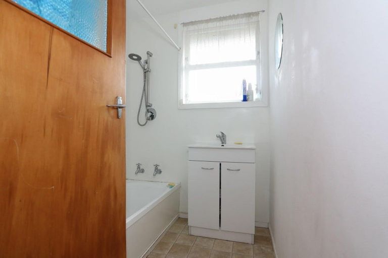 Photo of property in 11 Ngahina Street, Marton, 4710