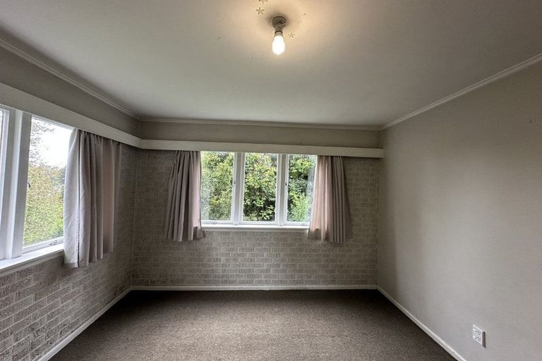 Photo of property in 60 Edmonton Road, Henderson, Auckland, 0612