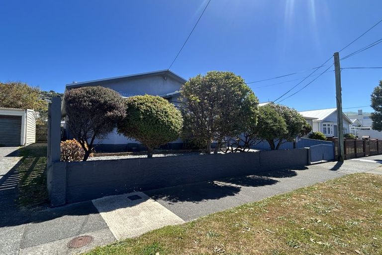 Photo of property in 7 Palm Avenue, Lyall Bay, Wellington, 6022