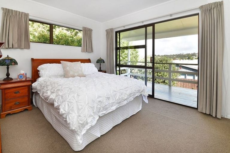 Photo of property in 14 Melandra Road, Stanmore Bay, Whangaparaoa, 0932